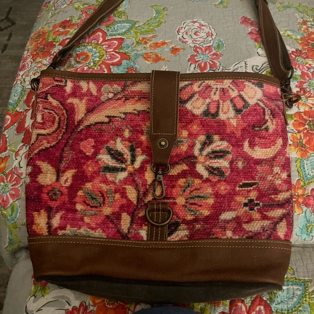 Myra shoulder bag black and pink